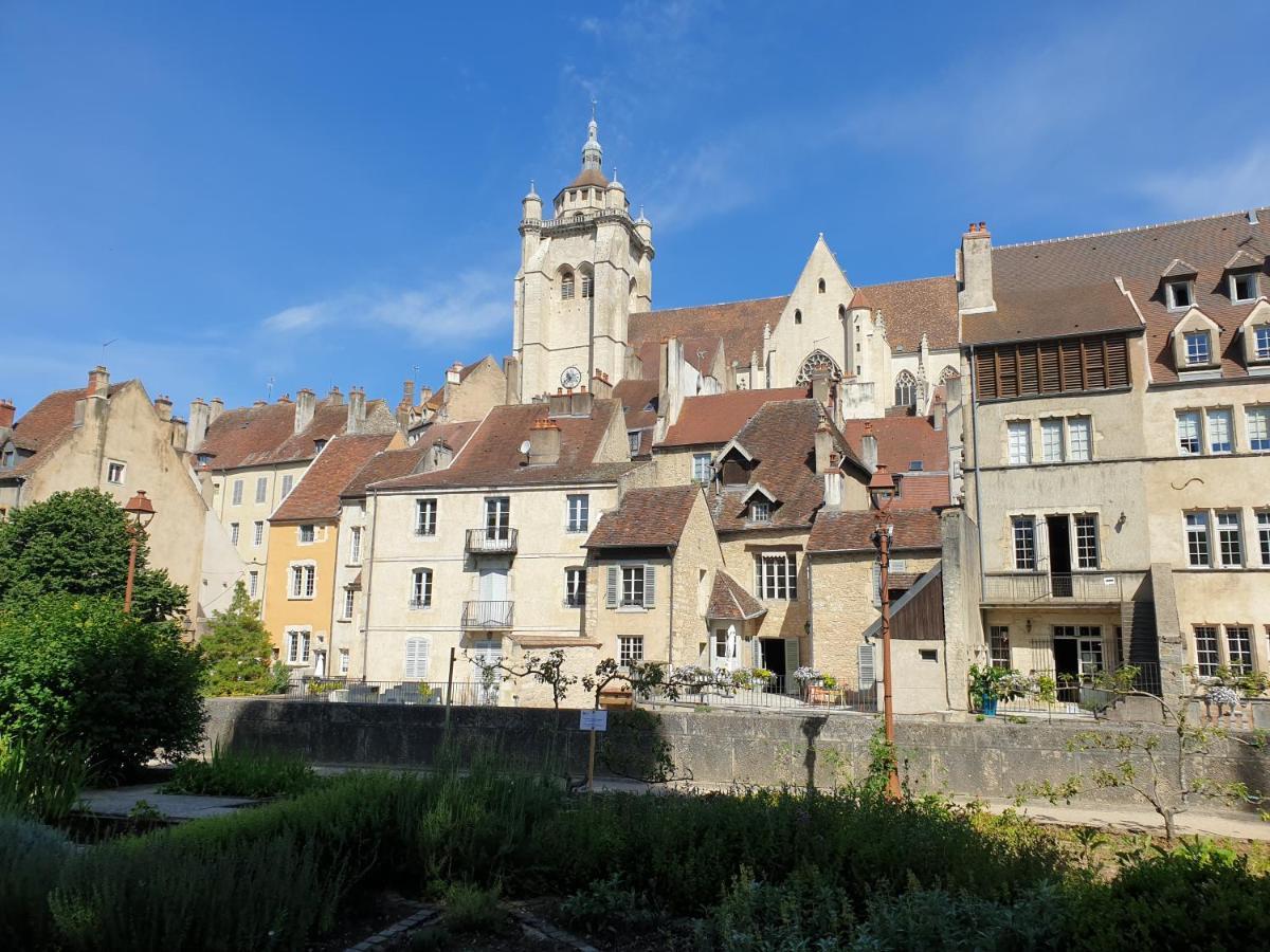 Le Matin Calme - Charme Ancien - Vue Canal Apartment Dole Luaran gambar