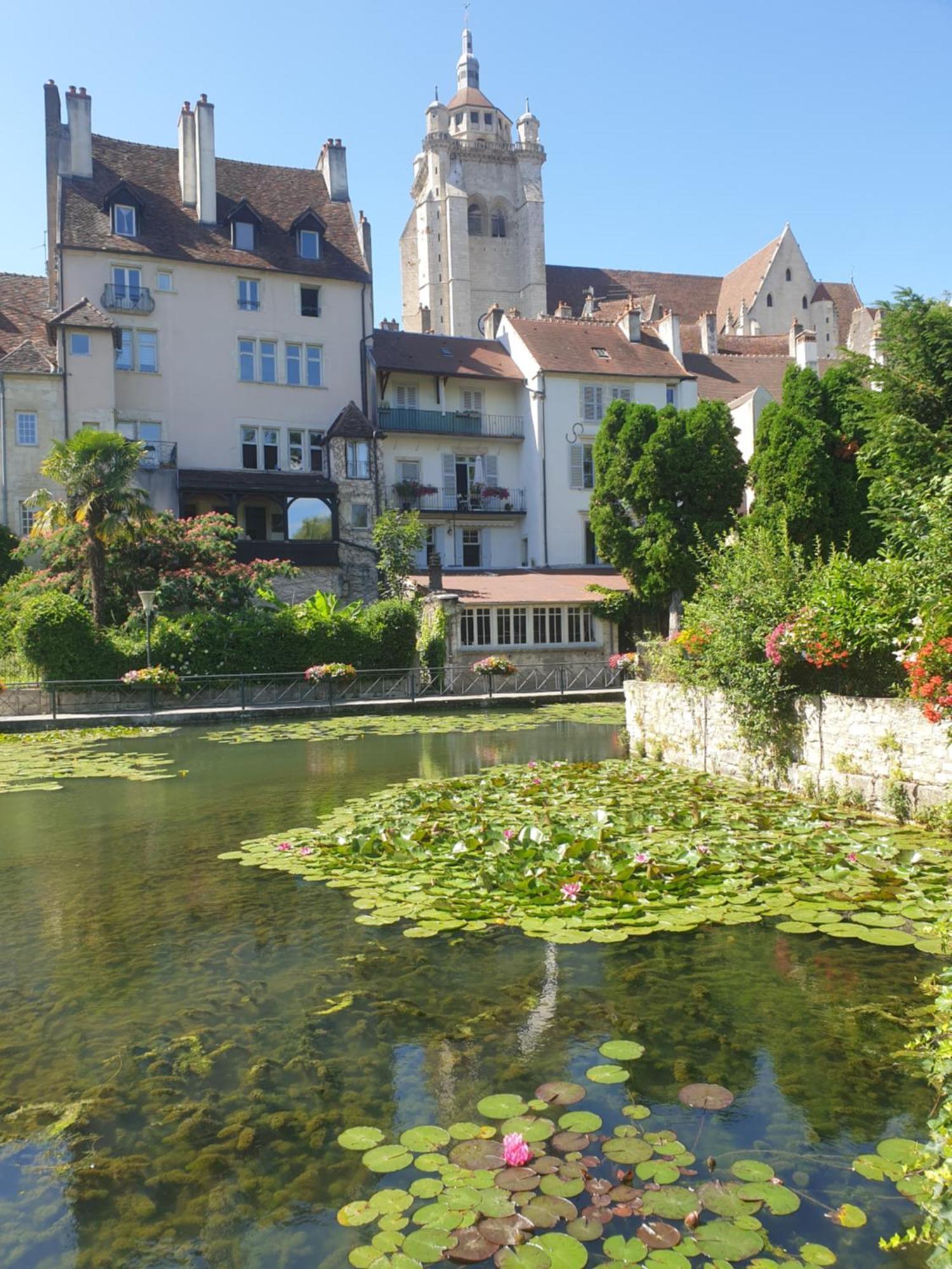 Le Matin Calme - Charme Ancien - Vue Canal Apartment Dole Luaran gambar